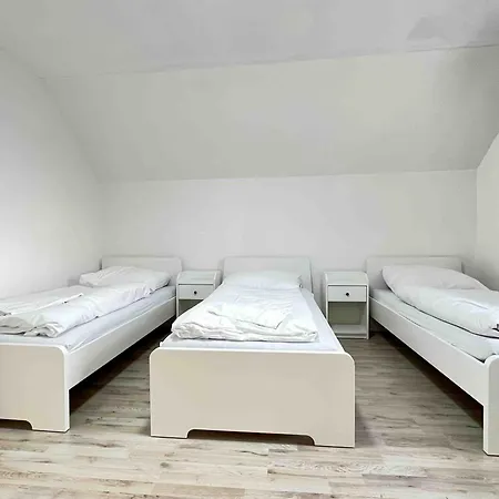 Sad702 - Schoene Monteurwohnung Uebergangswohnung Apartment Schwandorf in Bayern