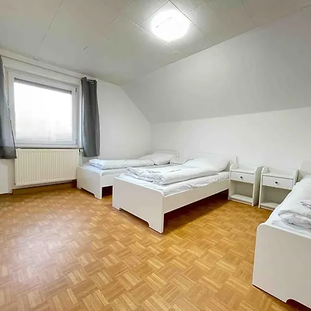 Apartment Sad702 - Schoene Monteurwohnung Uebergangswohnung Schwandorf in Bayern